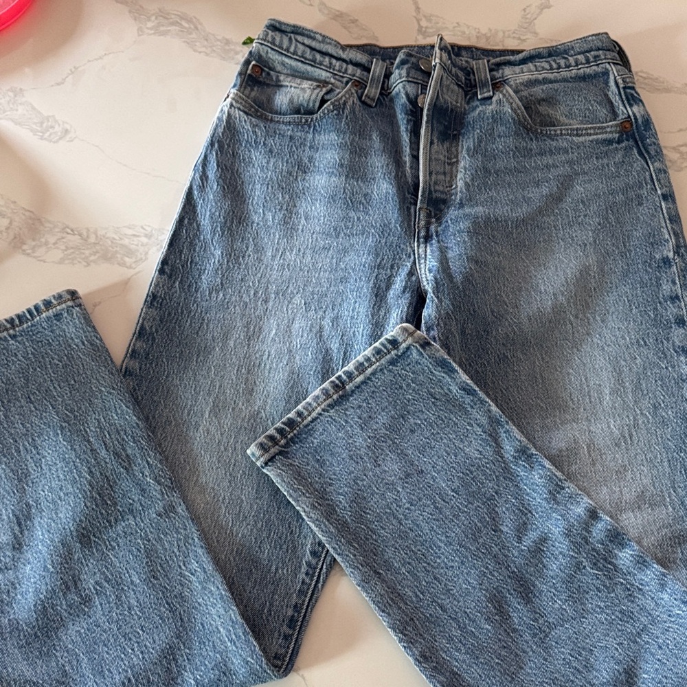 Levi's Women's Straight Leg Light Blue Denim Jeans